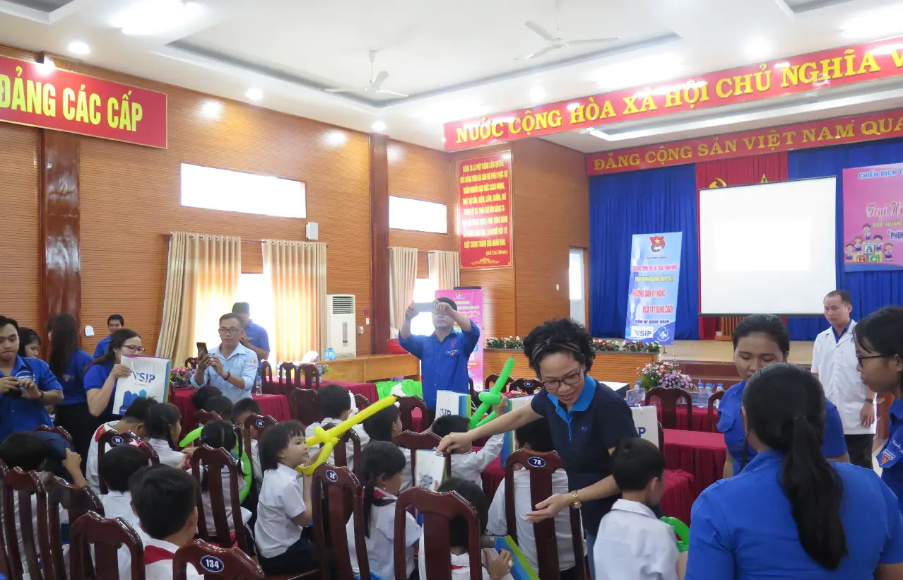 CHƯƠNG TRÌNH CHUNG TAY VÌ CỘNG ĐỒNG