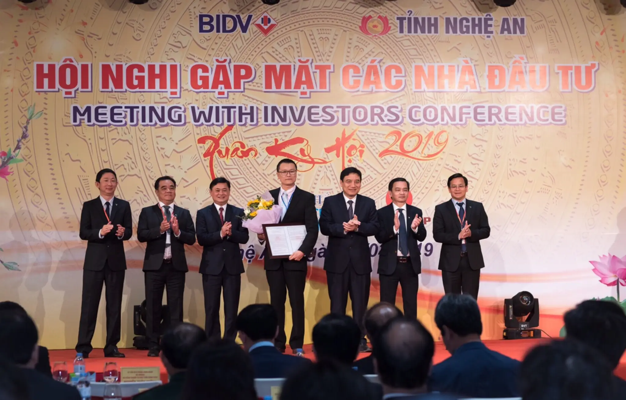SINGAPOREAN FIRM TO INVEST 200 MILLION USD IN VSIP NGHE AN