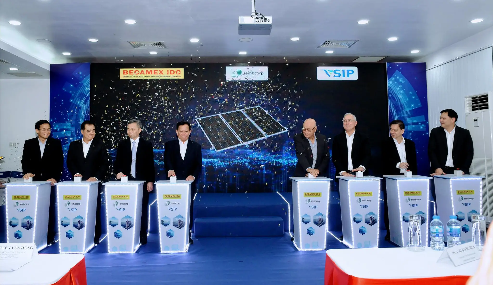 BECAMEX, SEMBCORP VÀ VSIP RA MẮT CÁC GIẢI PHÁP NĂNG LƯỢNG THÔNG MINH BỀN VỮNG TẠI VIỆT NAM