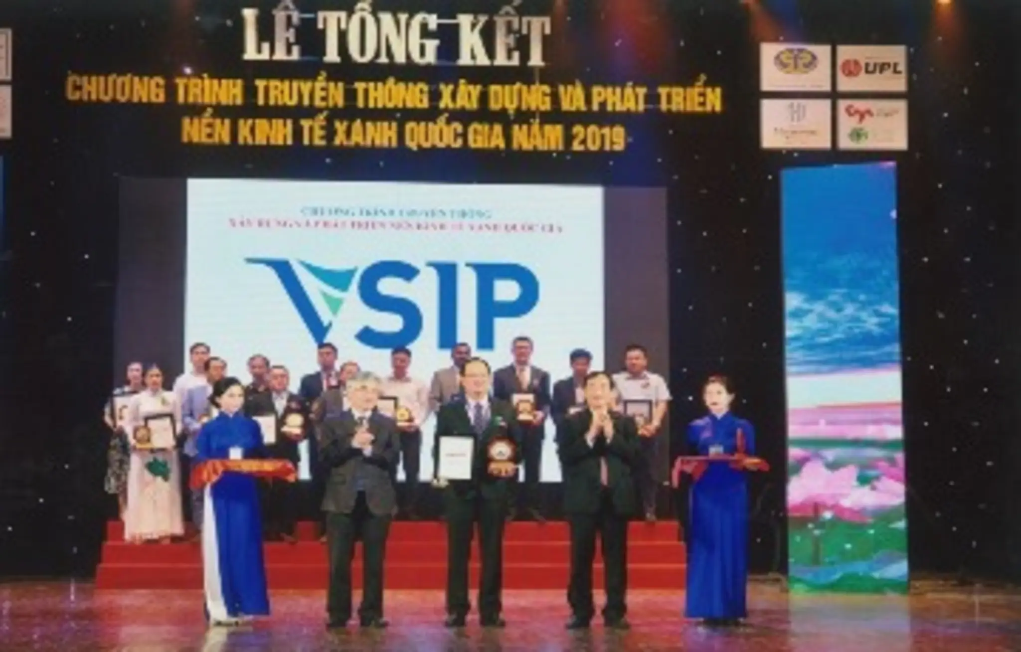 VSIP Bắc Ninh và VSIP Hải Dương đã vinh dự được nhận giải thưởng “Khu Công Nghiệp Xanh – Green Industrial Park 2019”