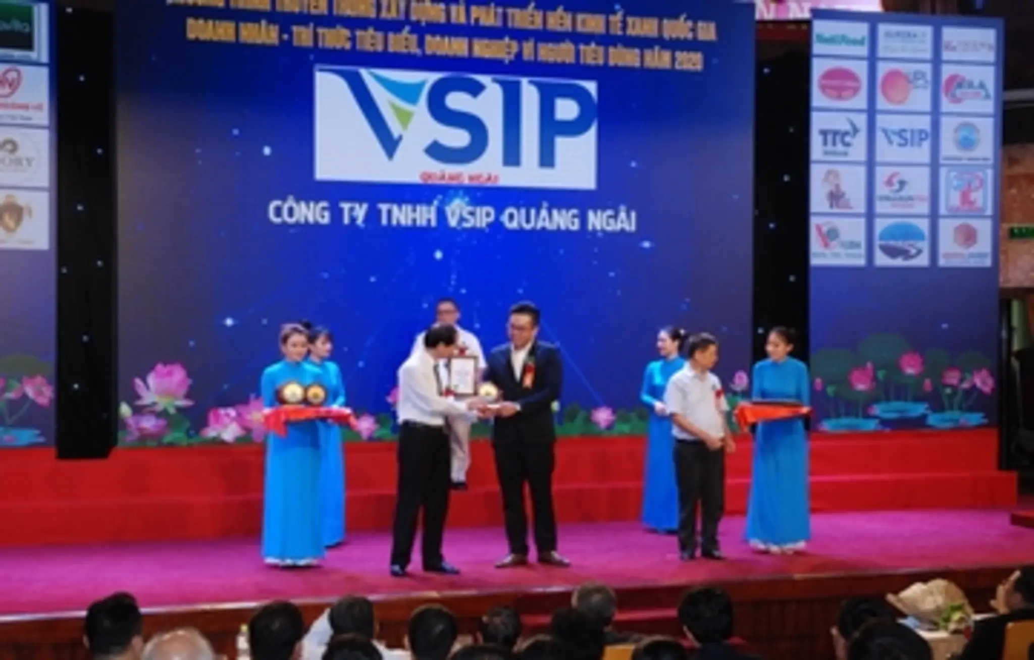 VSIP QUANG NGAI RECEIVED NATIONAL AWARD FOR GREEN IP 2020