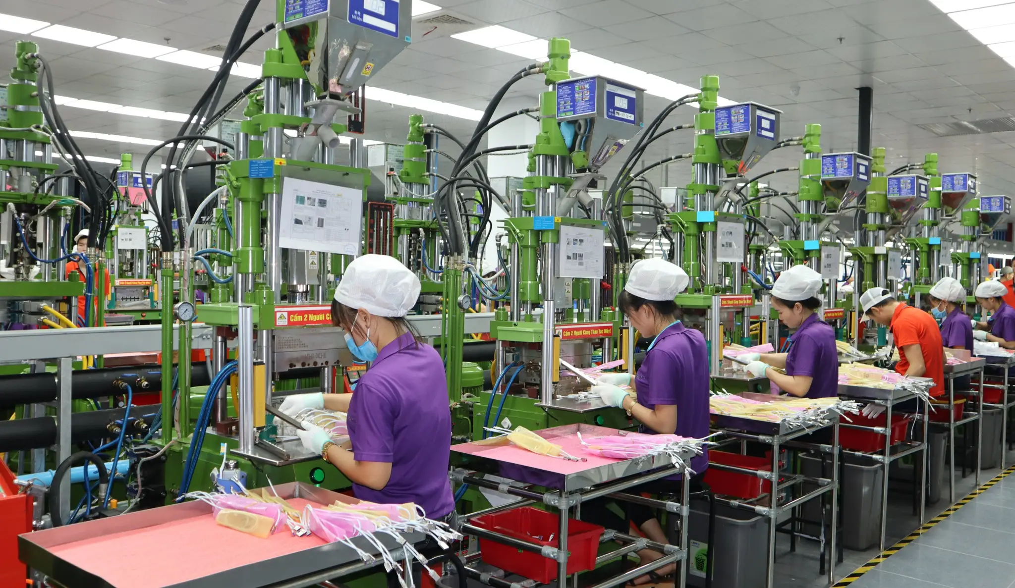 LUXSHARE-ICT Bắt Đầu Sản Xuất Tại VSIP Nghệ An