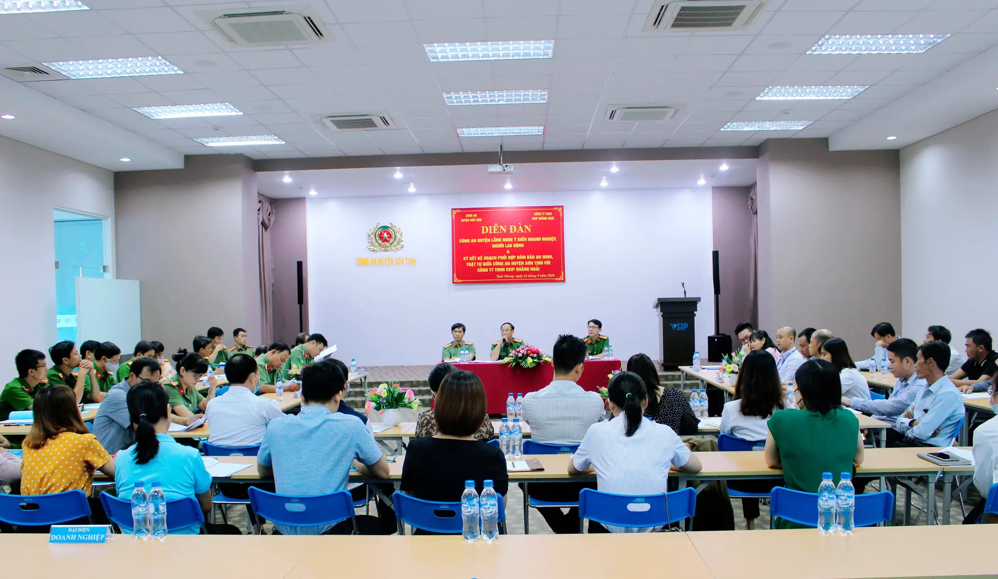VSIP QUẢNG NGÃI & CÔNG AN HUYỆN SƠN TỊNH TỔ CHỨC DIỄN ĐÀN VỀ AN NINH TRẬT TỰ TẠI KCN