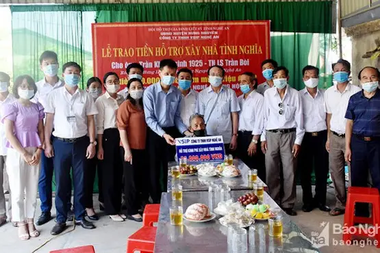 HỖ TRỢ CÁC GIA ĐÌNH LIỆT SỸ TẠI HƯNG NGUYÊN, NGHỆ AN