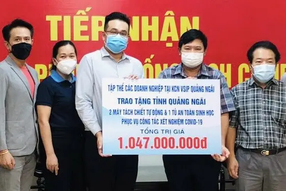 DOANH NGHIỆP VSIP QUẢNG NGÃI HỖ TRỢ TỈNH HƠN 1 TỶ ĐỒNG THIẾT BỊ Y TẾ