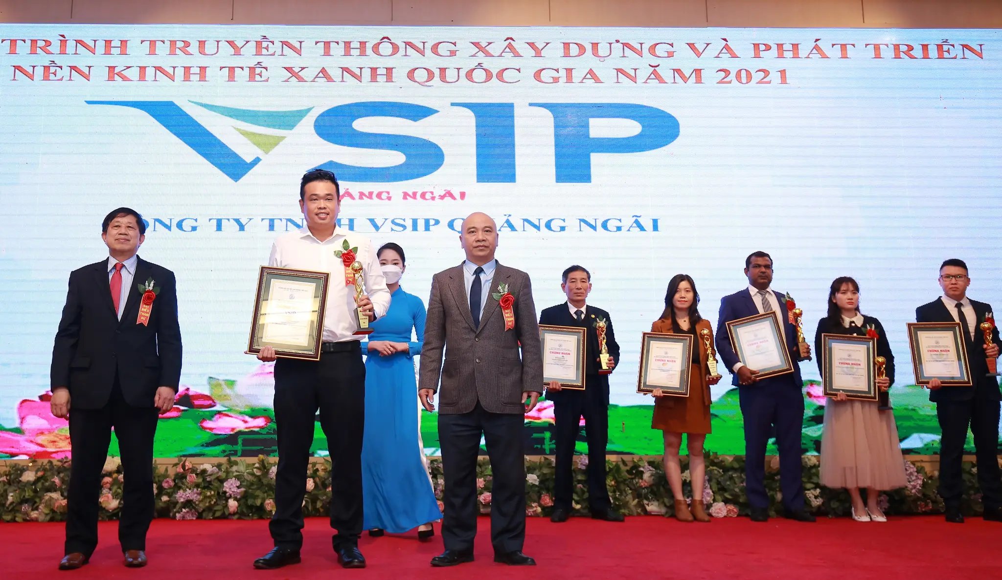 VSIP QUẢNG NGÃI NHẬN GIẢI THƯỞNG KCN XANH 2021