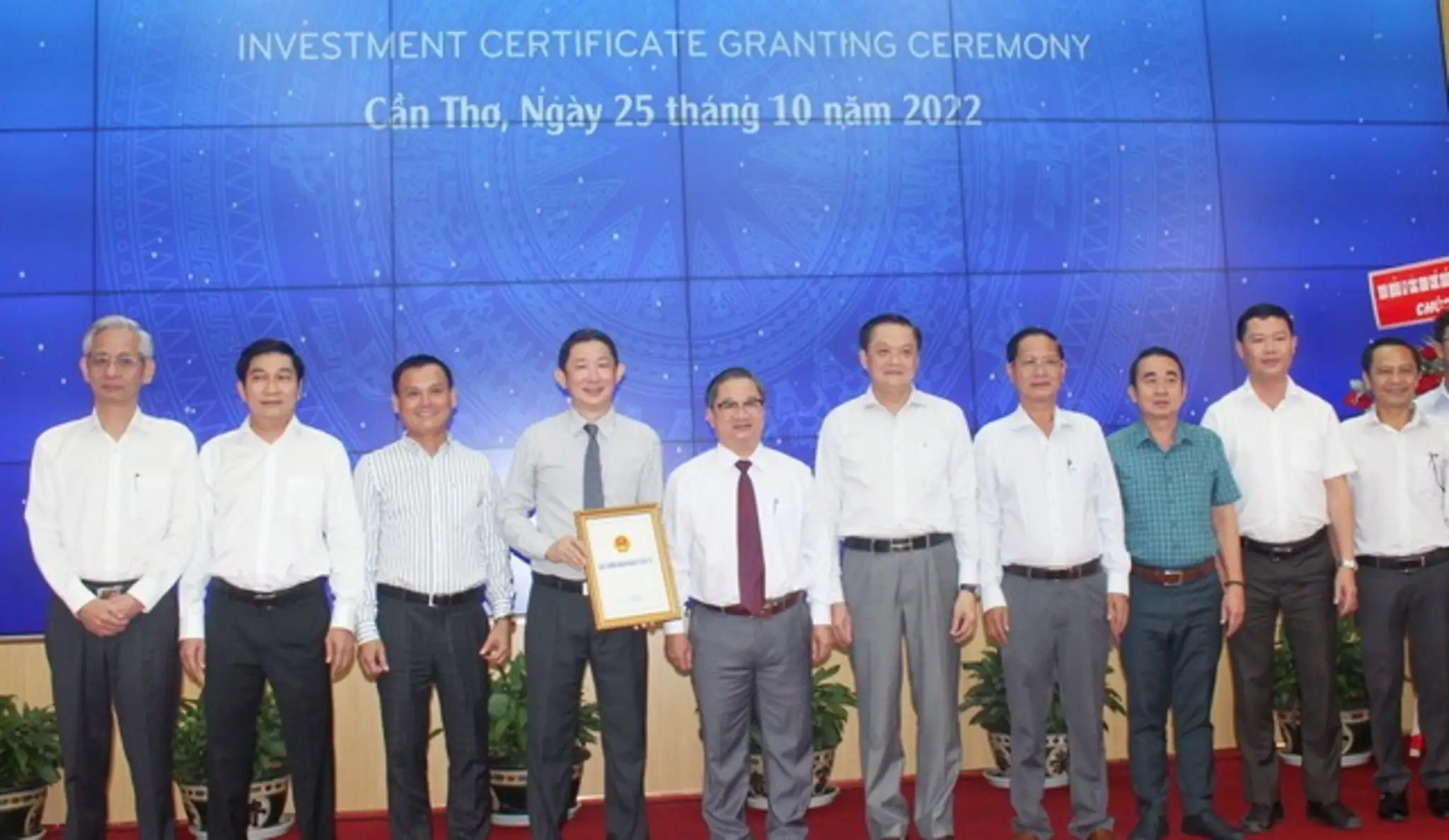 LỄ TRAO GIẤY CHỨNG NHẬN ĐĂNG KÝ ĐẦU TƯ KCN CẦN THƠ