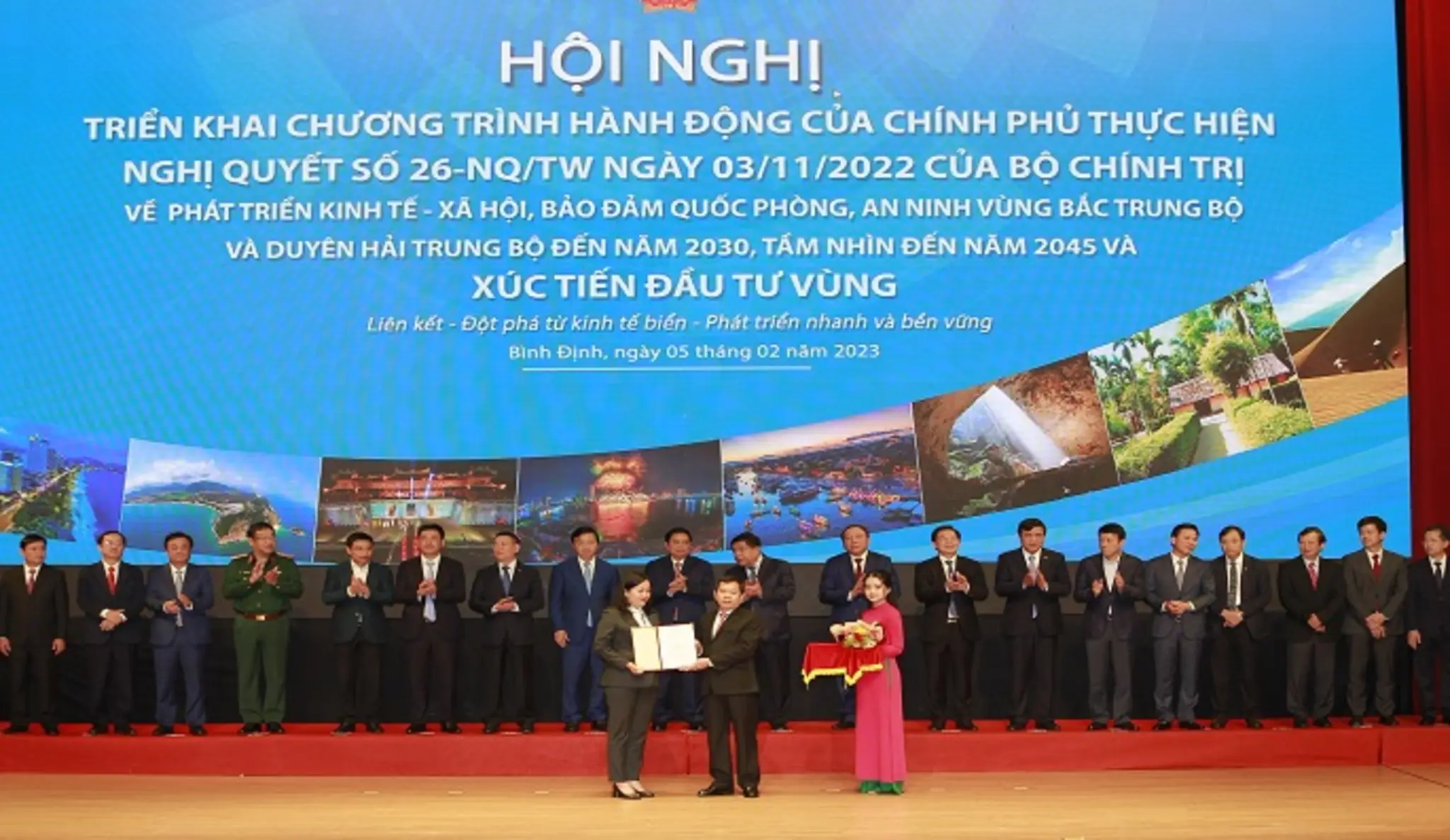 UBND TỈNH QUẢNG NGÃI TRAO BIÊN BẢN HỢP TÁC GHI NHỚ ĐẦU TƯ DỰ ÁN KHU CÔNG NGHIỆP – ĐÔ THỊ VÀ DỊCH VỤ VSIP II QUẢNG NGÃI CHO VSIP QUẢNG NGÃI