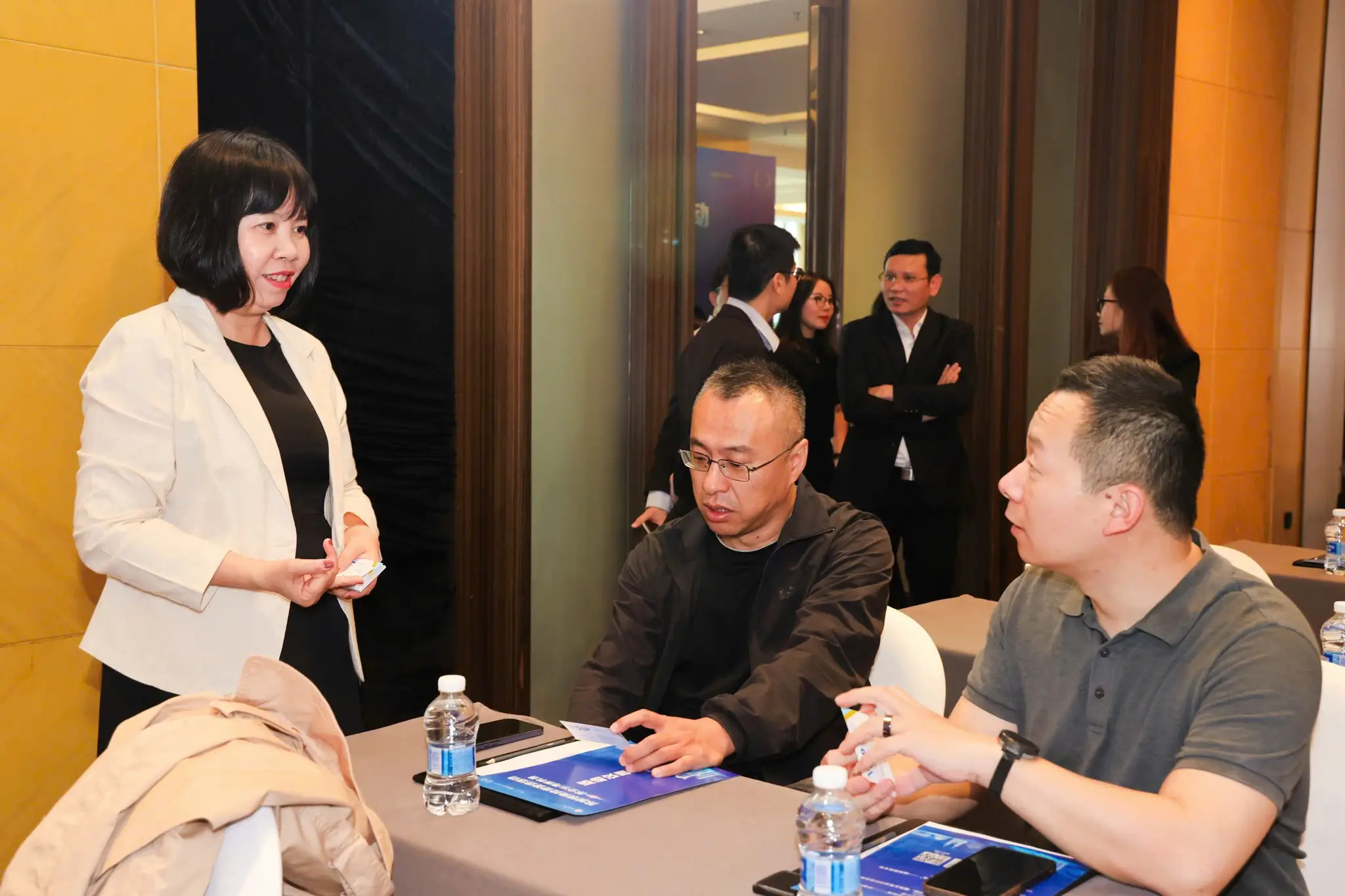 trao đổi cùng NDT.jpg